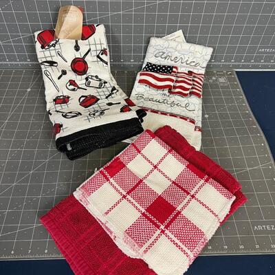 2 new sets of dish towels + Extras