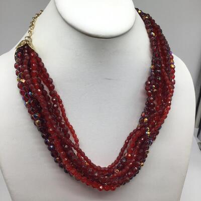 Red Beaded Costume Necklace ðŸ˜