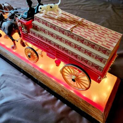 UNIQUE BUDWEISER CLYDESDALE TABLE LIGHT DECOR
