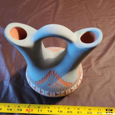 SOUTH WESTERN NAVAJO SIGNED ART POTTERY
