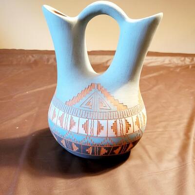 SOUTH WESTERN NAVAJO SIGNED ART POTTERY