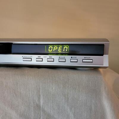 TOSHIBA DVD PLAYER W/ REMOTE