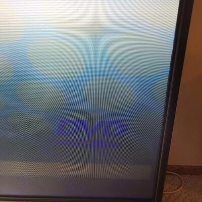 TOSHIBA DVD PLAYER W/ REMOTE