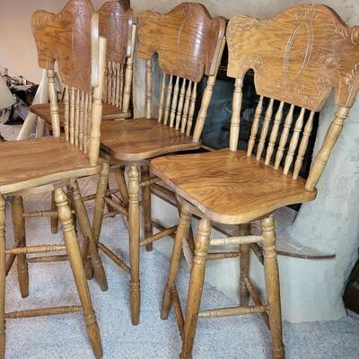 BEAUTIFUL CARVED WOOD SWIVEL BAR STOOLS 4pc