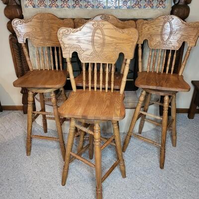 BEAUTIFUL CARVED WOOD SWIVEL BAR STOOLS 4pc