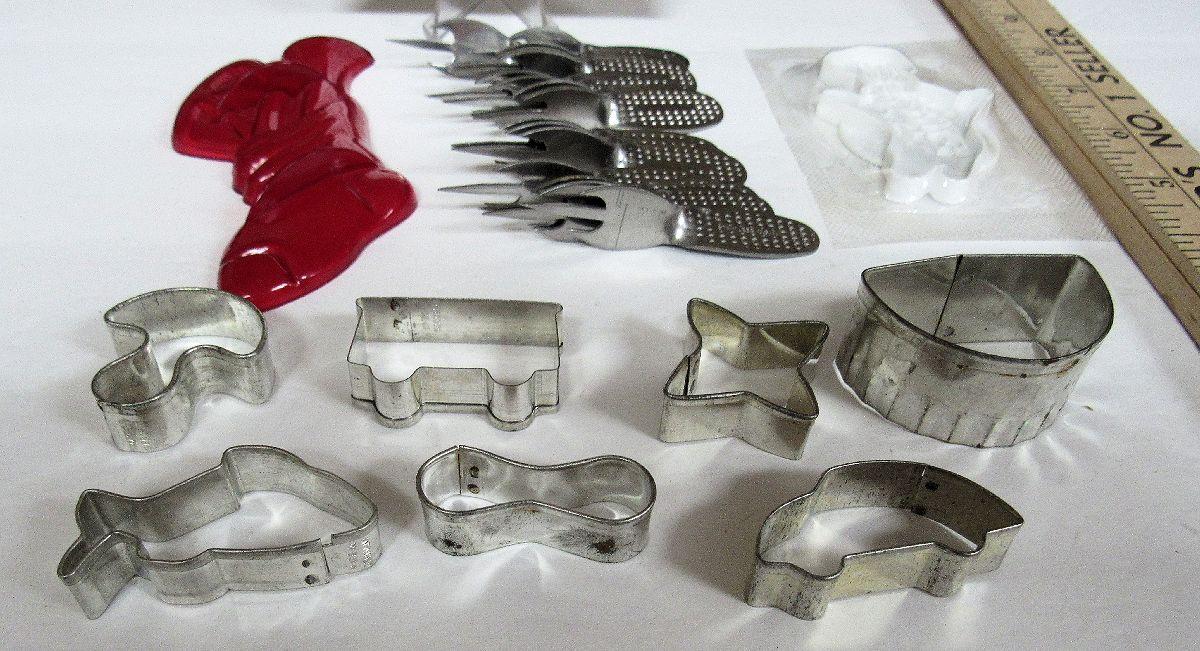 Lot of Vintage Miniature GERMAN Cookie Cutters and 2 Plastic, Set of