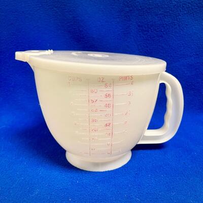 4 Cup Measuring Pitcher with Lid Tupperware