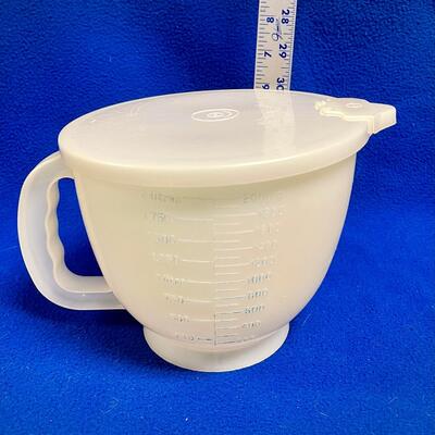 4 Cup Measuring Pitcher with Lid Tupperware