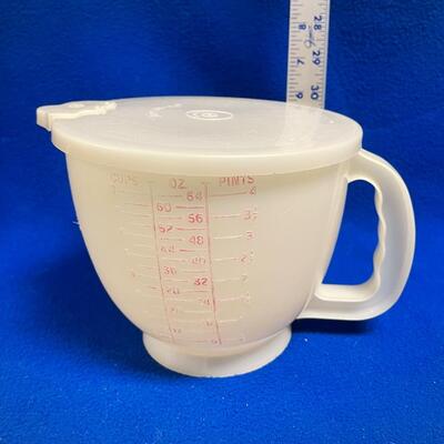 4 Cup Measuring Pitcher with Lid Tupperware