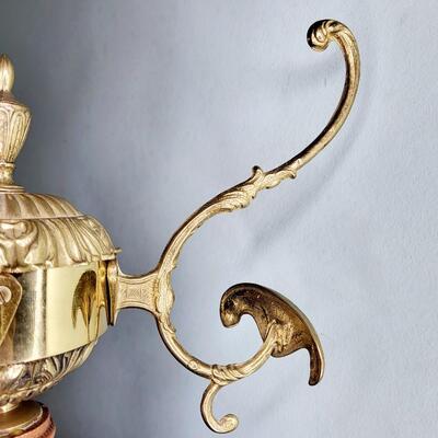 BEAUTIFUL WOOD & BRASS COAT/ HAT RACK