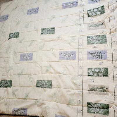 QUEEN SIZE REVERIBLE COMFORTER, SHAMS, PILLOW & SKIRT SET