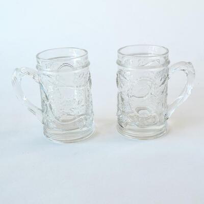 2 Glass Mugs - Decorative Leafs Vines - 5"