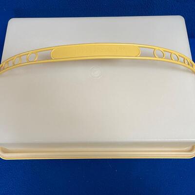 Vintage Tupperware Cake Cupcake Brownie Storage Travel Carry Container with Handle
