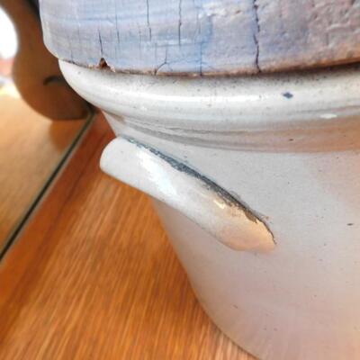 Antique Blue Glaze Stoneware 1.5 Gallon Crock With Wood Lid