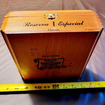 WOODEN HEMINGWAY CIGAR BOX
