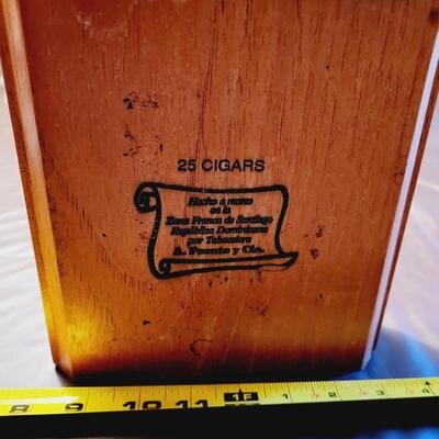 WOODEN HEMINGWAY CIGAR BOX
