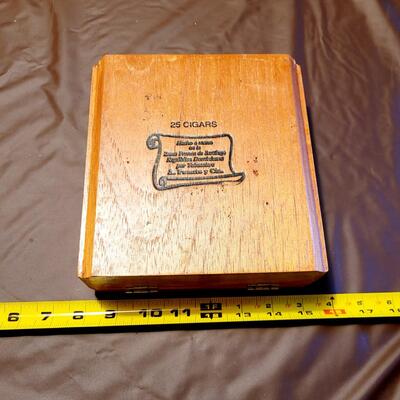 WOODEN HEMINGWAY CIGAR BOX