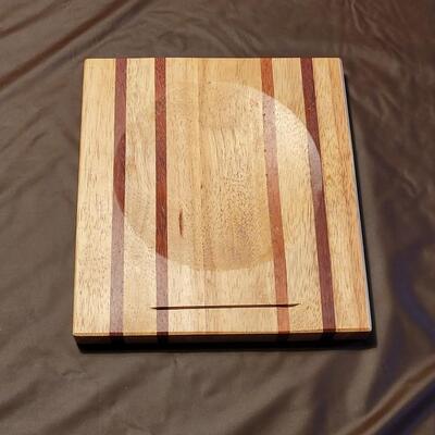 WOODEN DESIGNER CUTTING BOARD