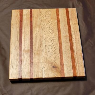 WOODEN DESIGNER CUTTING BOARD