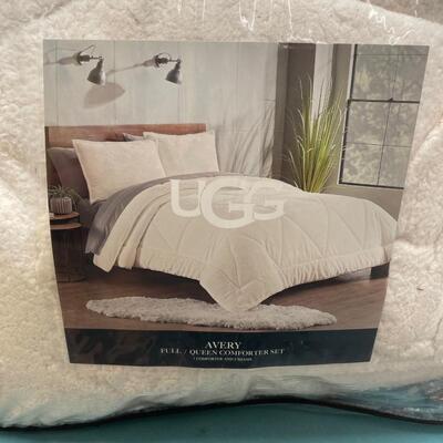 Ugg Avery Full Queen Duvet and 2 Shams