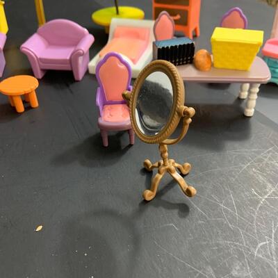 LOT:10G: Large Lot Assorted Doll Furniture