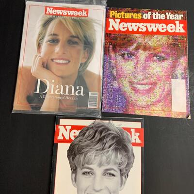 LOT:21G: Lot assorted Magazines with Princess Diana
