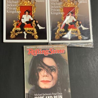 LOT:22G: Magazines with Michael Jackson on the Cover