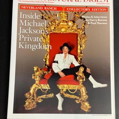 LOT:22G: Magazines with Michael Jackson on the Cover