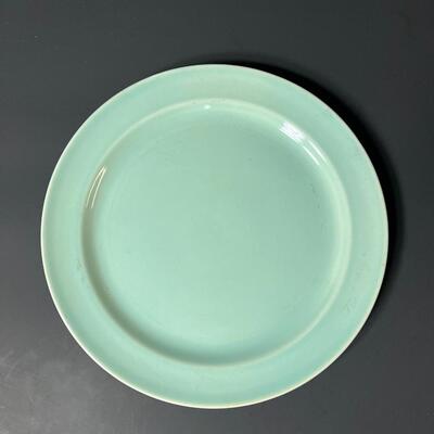 LOT 36J: Green LuRay Vintage Pastels Dinner Plates (8)