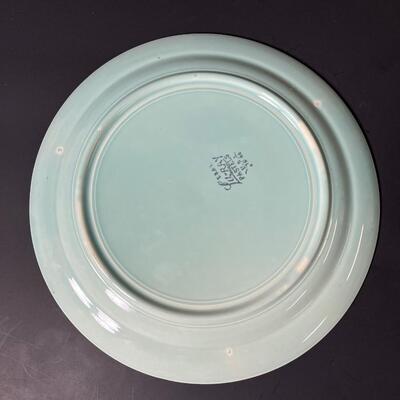 LOT 36J: Green LuRay Vintage Pastels Dinner Plates (8)