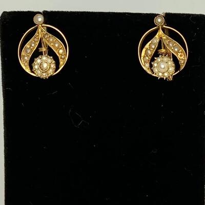 LOT:1: Vintage 14k Yellow Gold Seed Pearl Pierced Earrings