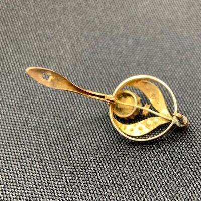LOT:1: Vintage 14k Yellow Gold Seed Pearl Pierced Earrings