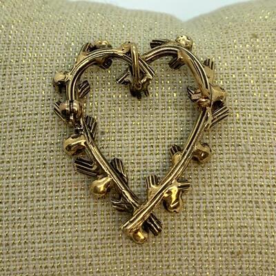 LOT:12: Antique Victorian Heart Shape Brooch/Pendant with turquoise seed beads
