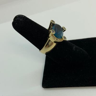 LOT:37: Thailand Blue Topaz Ring - 925 size 7.5