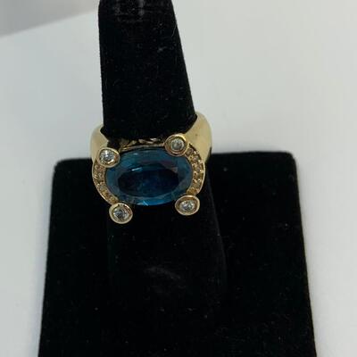 LOT:37: Thailand Blue Topaz Ring - 925 size 7.5