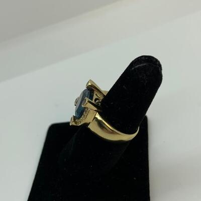 LOT:37: Thailand Blue Topaz Ring - 925 size 7.5