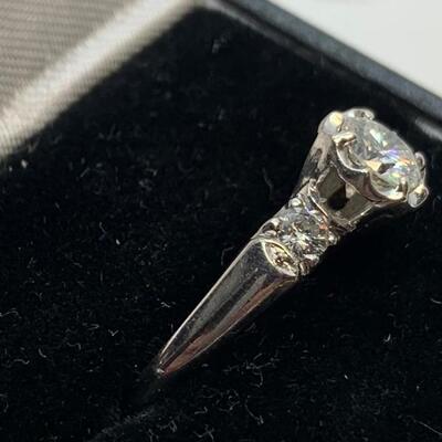 LOT:42: 14k .75 Ct Diamond Engagement Ring