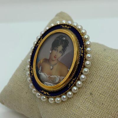 LOT:43: Vintage 18k Italy Pearl and Enamel Cameo Brooch with Diamond Chips