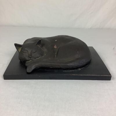 924  1971 Austin Productions Sleeping Cat Figure