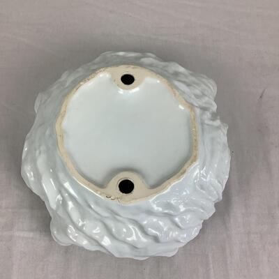 927 Large White Ceramic Shell Bowl / Fitz and Floyd Nautilus Shell