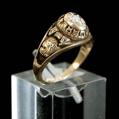10k Yellow Gold Diamond 1992 Class Ring, Size 4.5