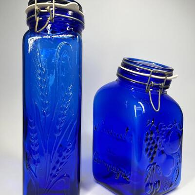 Retro Pair of Italian Made Sealing Lid Glass Ingredient Spaghetti Wheat Storage Containers