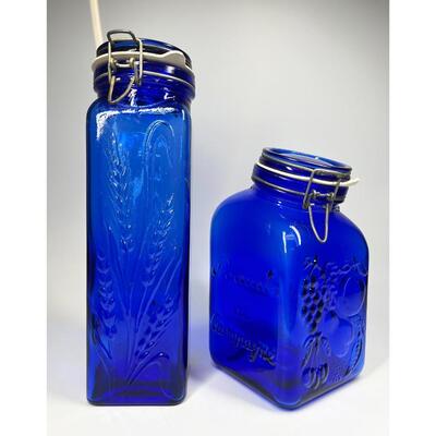 Retro Pair of Italian Made Sealing Lid Glass Ingredient Spaghetti Wheat Storage Containers