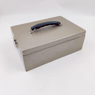 METAL LOCK BOX W/ 2 KEYS