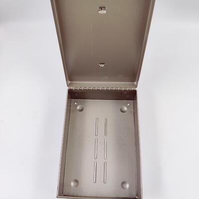 METAL LOCK BOX W/ 2 KEYS