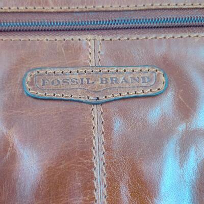 FOSSIL BRAND LEATHER MESSENGER BAG