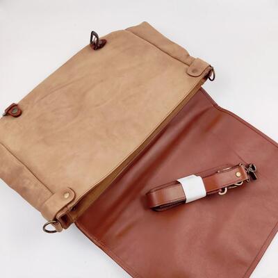 LEATHER MESSENGER BAG