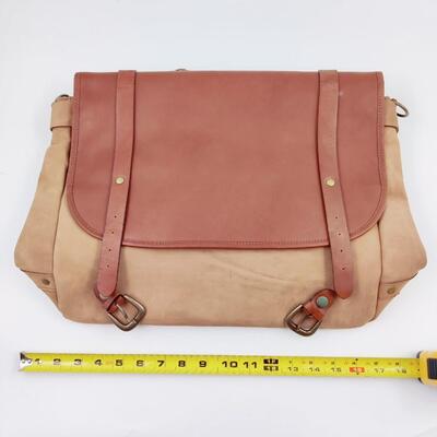 LEATHER MESSENGER BAG