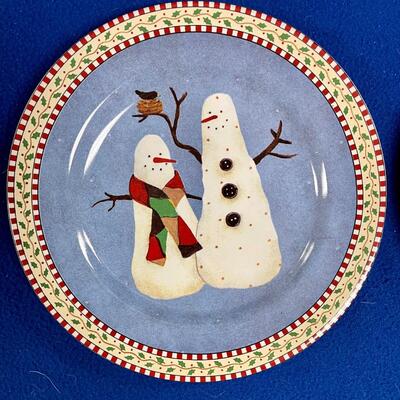 Sakura Set of 4 Snowman Salad Luncheon Dessert Plates