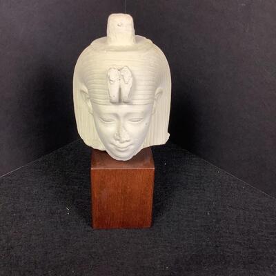 939 Metropolitan Museum of Art Egyptian Stone Head Arsinoe II